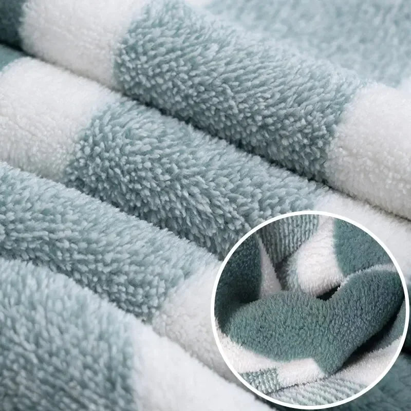 Striped Pattern Towel Set